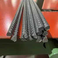 قضبان تسليح مُضلّعة ثلاثية الجوانب